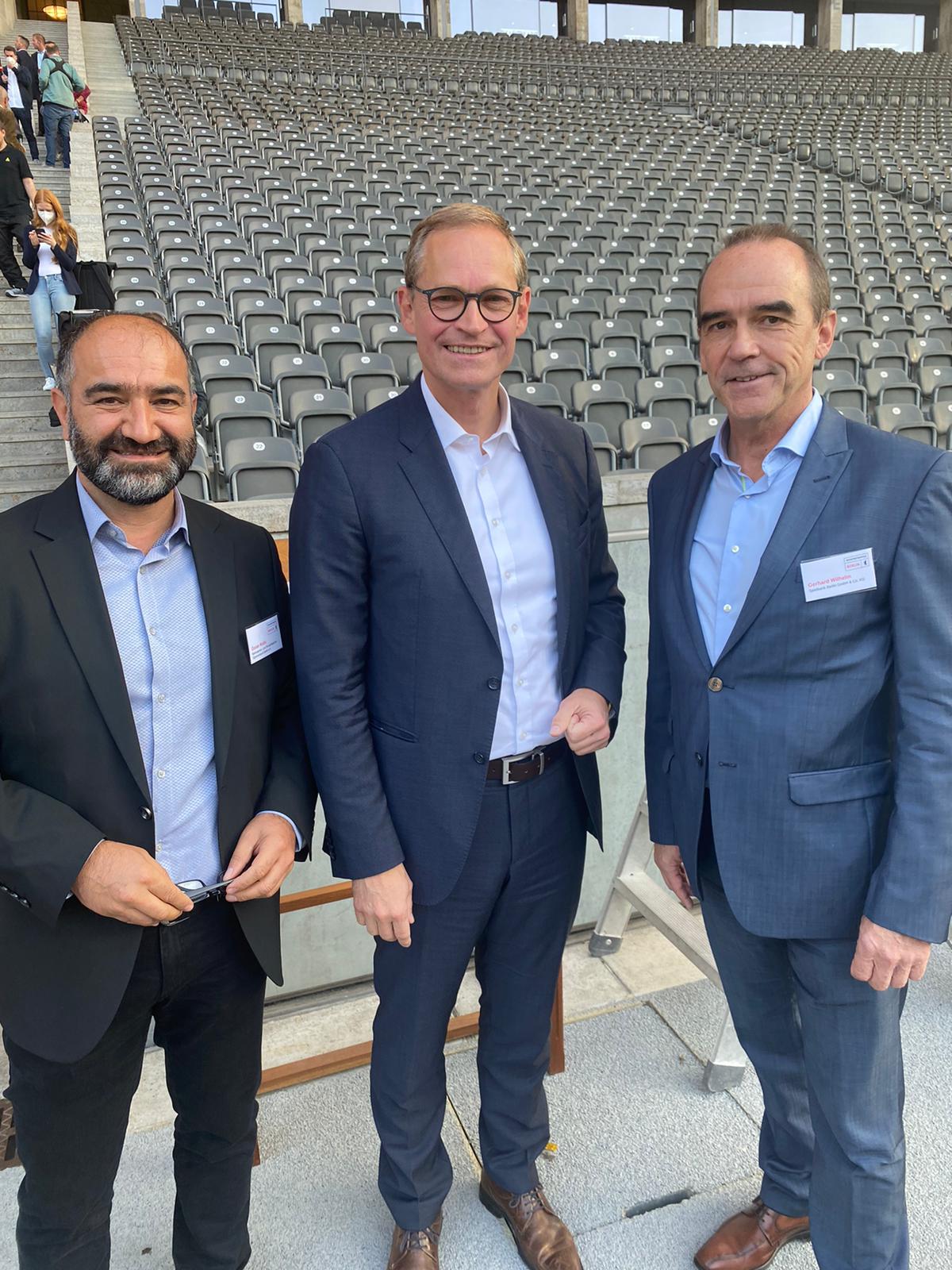 Özcan Mutlu, Präsident Behinderten- und Rehabilitations-Sportverband Berlin, Michael Müller, Regierender Bürgermeister von Berlin, Gerhard Wilhelm, Sprecher Geschäftsführung Spielbank Berlin | Foto: BERLINboxx